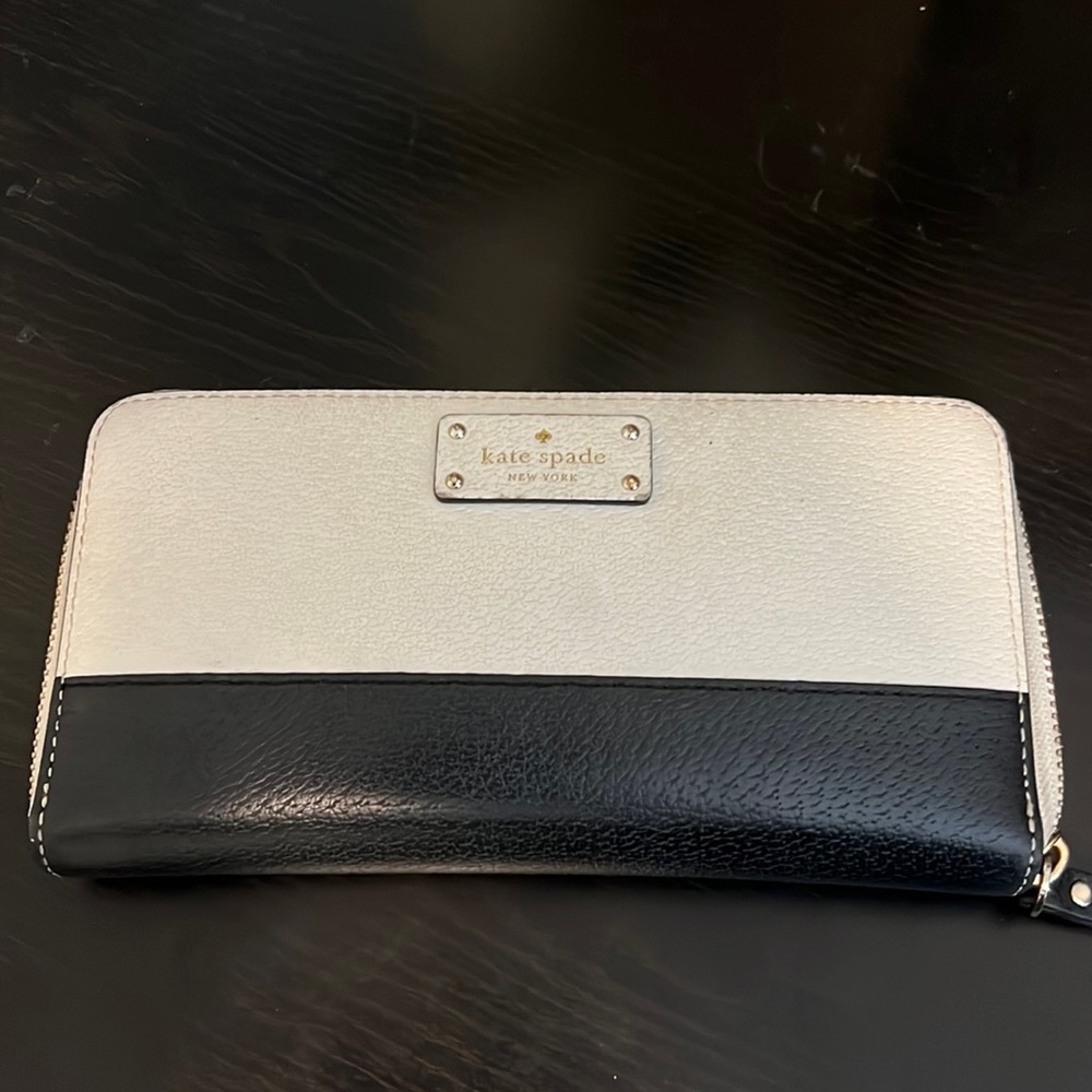 Kate spade folio wallet
